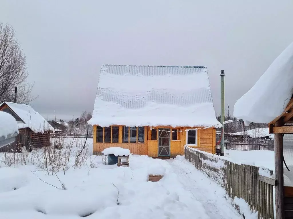 Дом в Пермский край, Александровск Яйва пгт, ул. Чкалова, 6 (103 м) - Фото 0