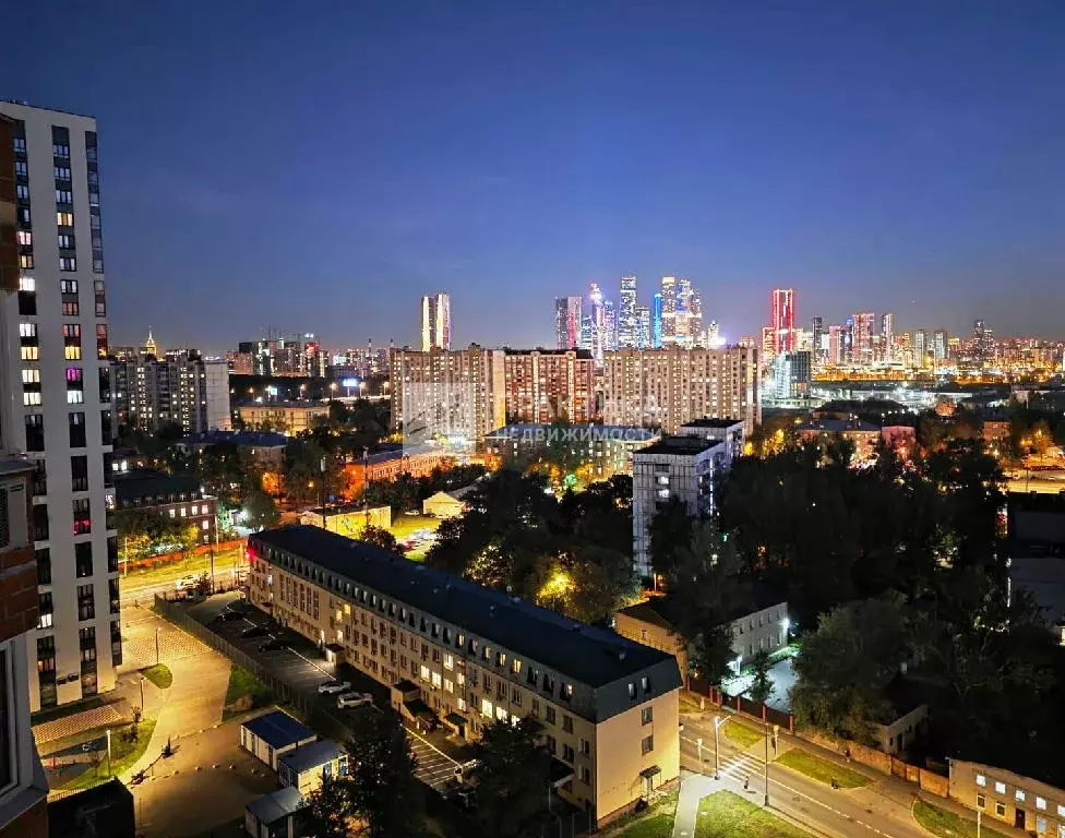 Продается 3-комнатная квартира - Фото 1