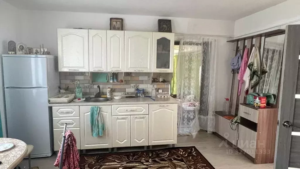 Дом в Курская область, Рыльский район, Малогнеушевский сельсовет, д. ... - Фото 2