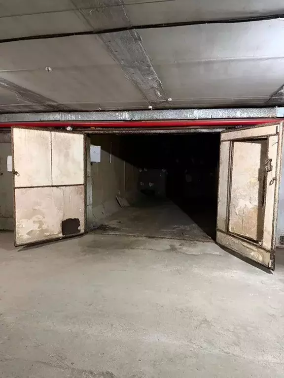 Гараж в Свердловская область, Екатеринбург ул. Московская, 225к4 (19 ... - Фото 1