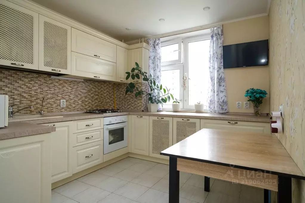 2-к кв. Татарстан, Казань просп. Ямашева, 35Б (46.1 м) - Фото 0