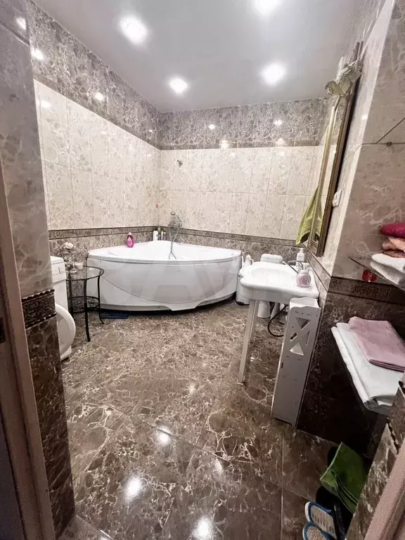 2-к. квартира, 85 м, 10/10 эт. - Фото 0