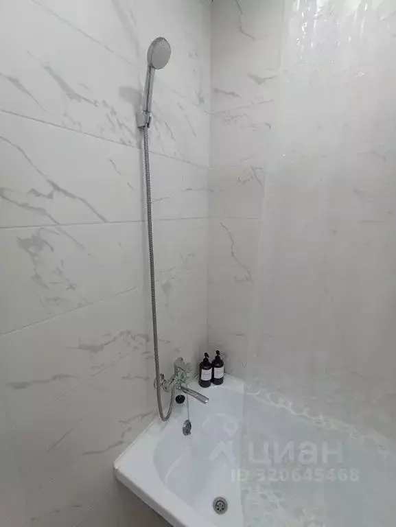 1-к кв. Тюменская область, Тюмень Новгородская ул., 9Б (35.0 м) - Фото 2