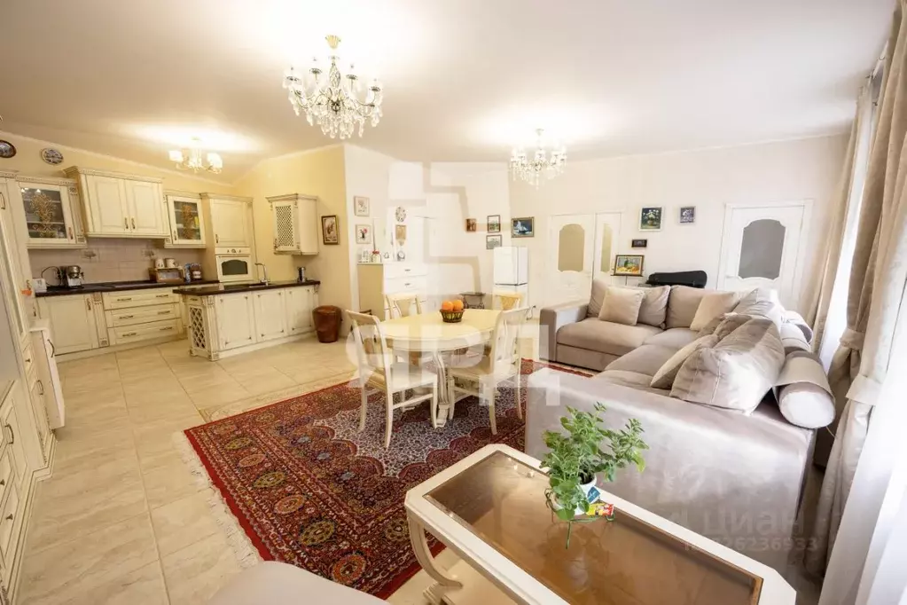 3-к кв. Ростовская область, Таганрог Лермонтовский пер. (138.0 м) - Фото 0