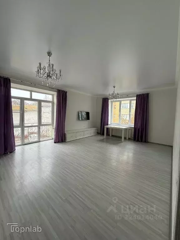 3-к кв. Астраханская область, Астрахань Набережная 1 Мая ул., 49 ... - Фото 1