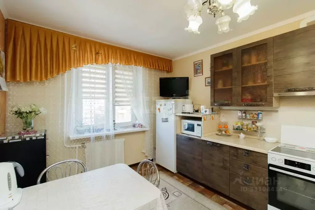 3-к кв. Тюменская область, Тюмень ул. Александра Логунова, 18 (65.9 м) - Фото 1