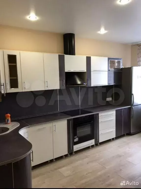 2-к. квартира, 60 м, 9/15 эт. - Фото 0