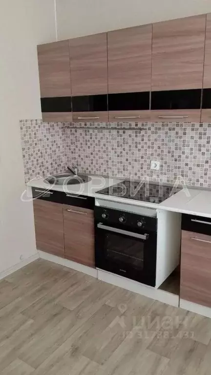 Студия Тюменская область, Тюмень ул. Парада Победы, 9 (23.0 м) - Фото 1