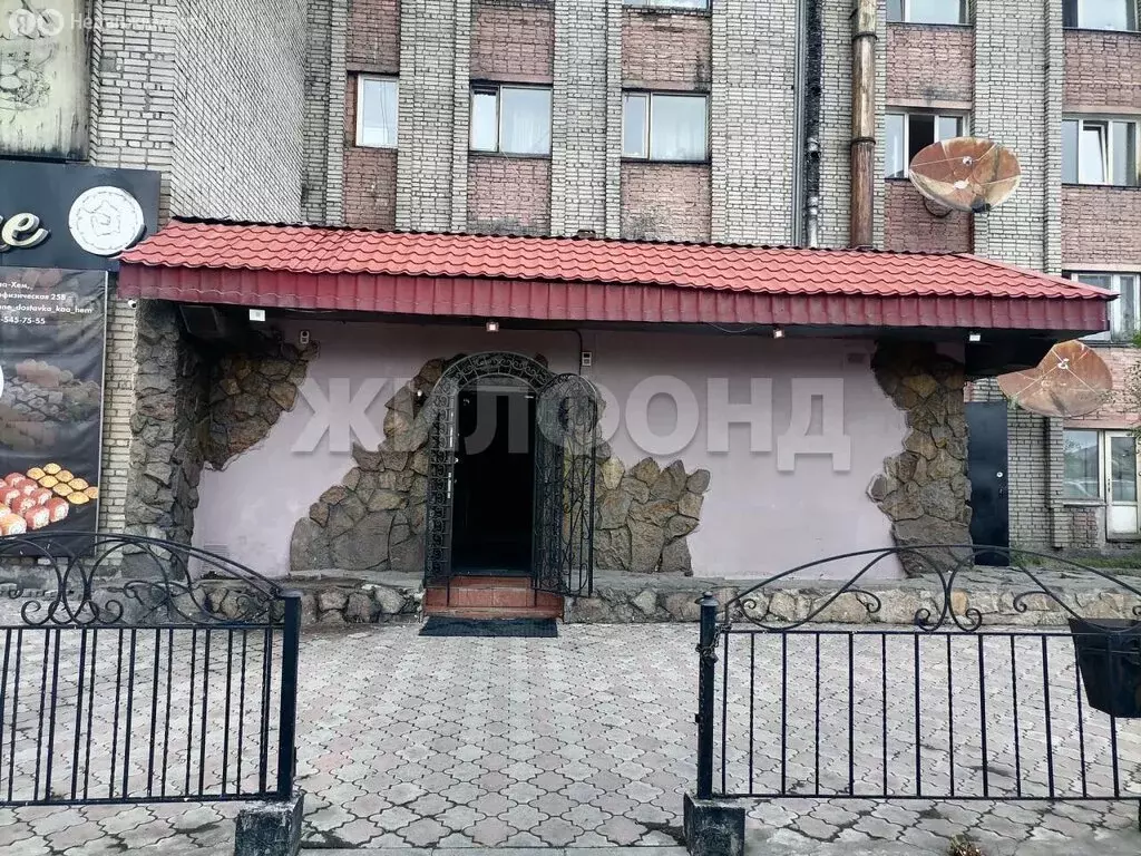 6-комнатная квартира: Кызыл, улица Калинина, 2Б (136.2 м) - Фото 0