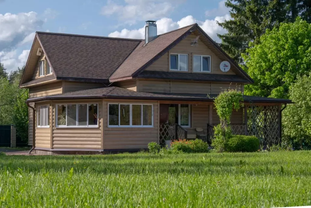 Дом в Ленинградская область, Выборгский район, Рощинское городское ... - Фото 1