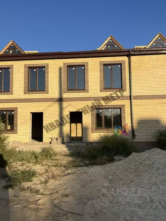 Таунхаус в Калмыкия, Элиста ул. Хомутникова, 116 (65 м) - Фото 1