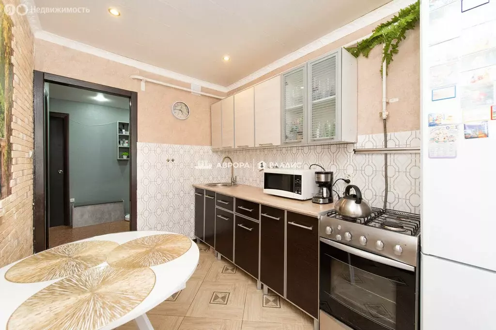 3-комнатная квартира: Магнитогорск, улица Тарасенко, 8 (55.7 м) - Фото 2