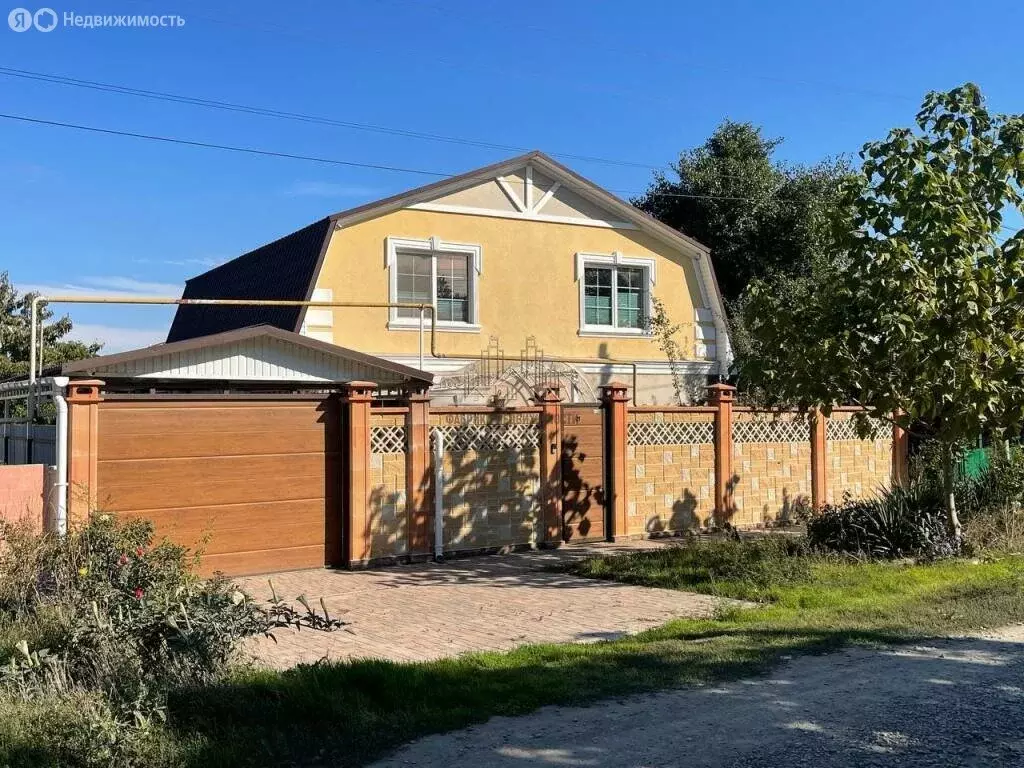 Дом в Гвардейское, Первомайская улица, 21 (240 м) - Фото 1