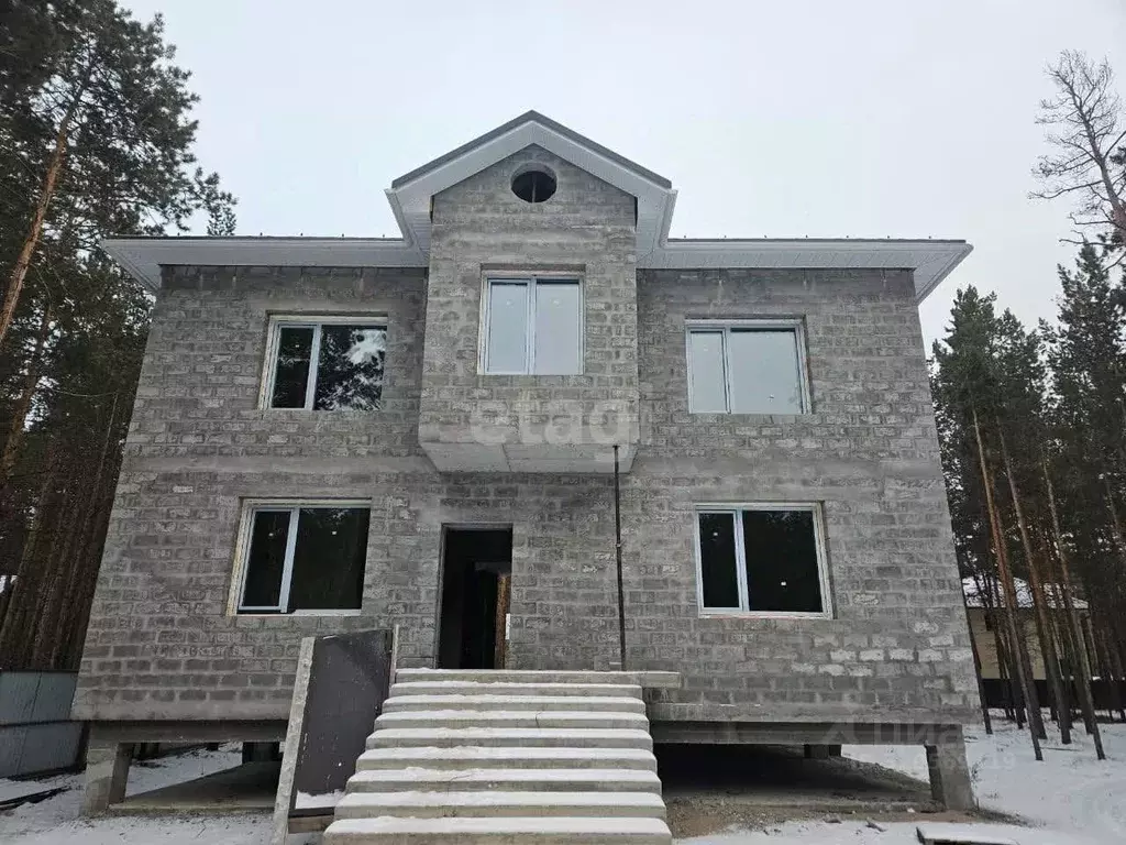 Дом в Саха (Якутия), Якутск Хатын-Юряхское шоссе, 7-й км (240 м) - Фото 0