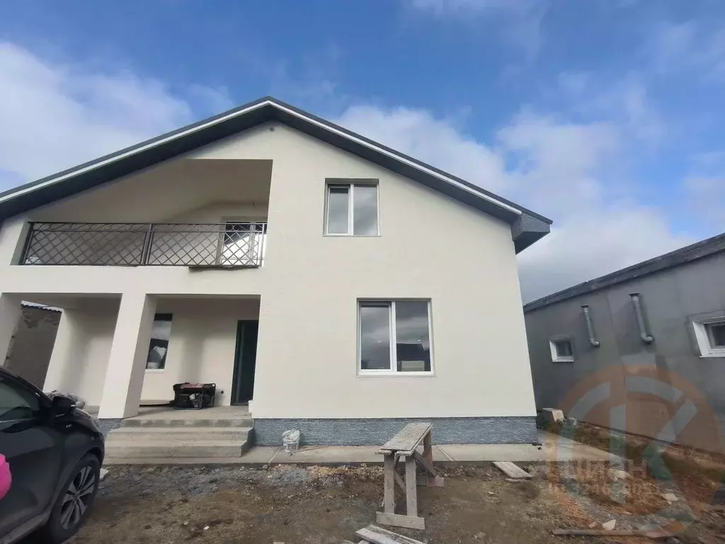 Дом в Крым, Сакский район, с. Уютное ул. Цветочная (219 м) - Фото 1