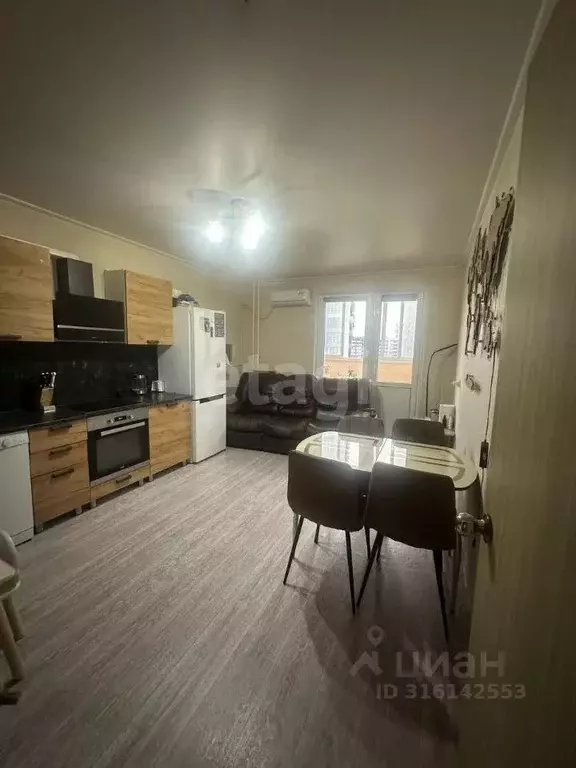 2-к кв. Краснодарский край, Новороссийск ул. Матвейкина, 4 (64.4 м) - Фото 1