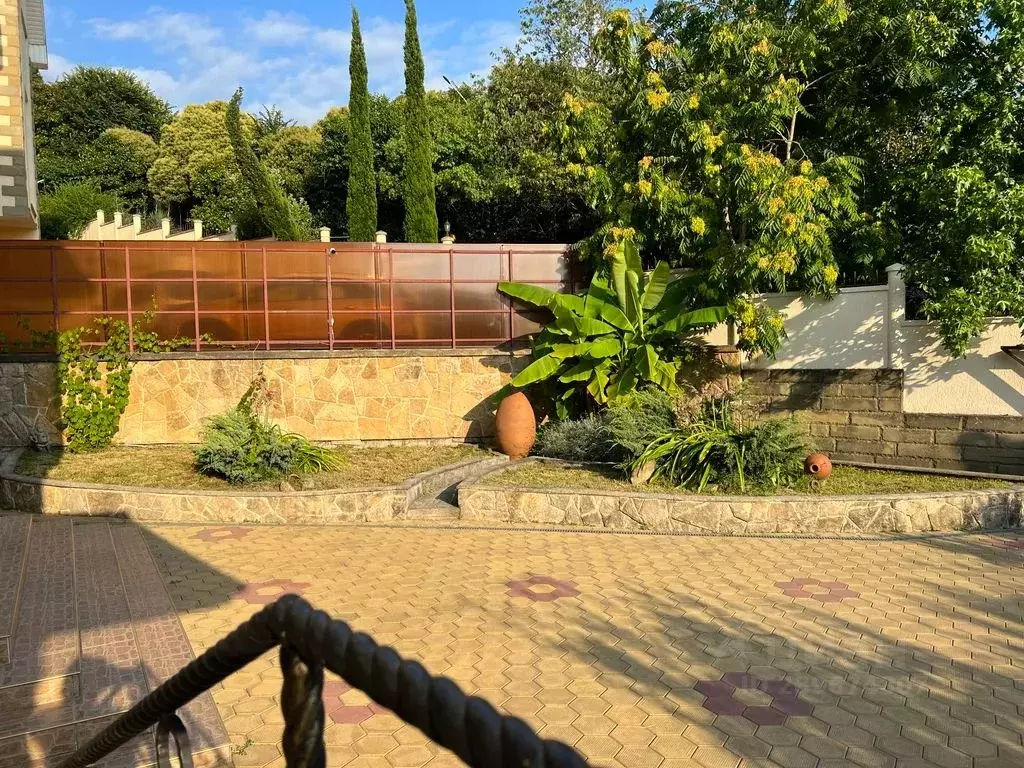 Дом в Краснодарский край, Сочи Лучезарная ул., 70 (300 м) - Фото 1