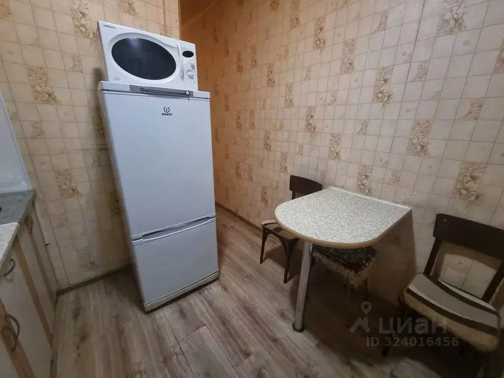 2-к кв. Ленинградская область, Луга просп. Кирова, 46 (45.0 м) - Фото 2