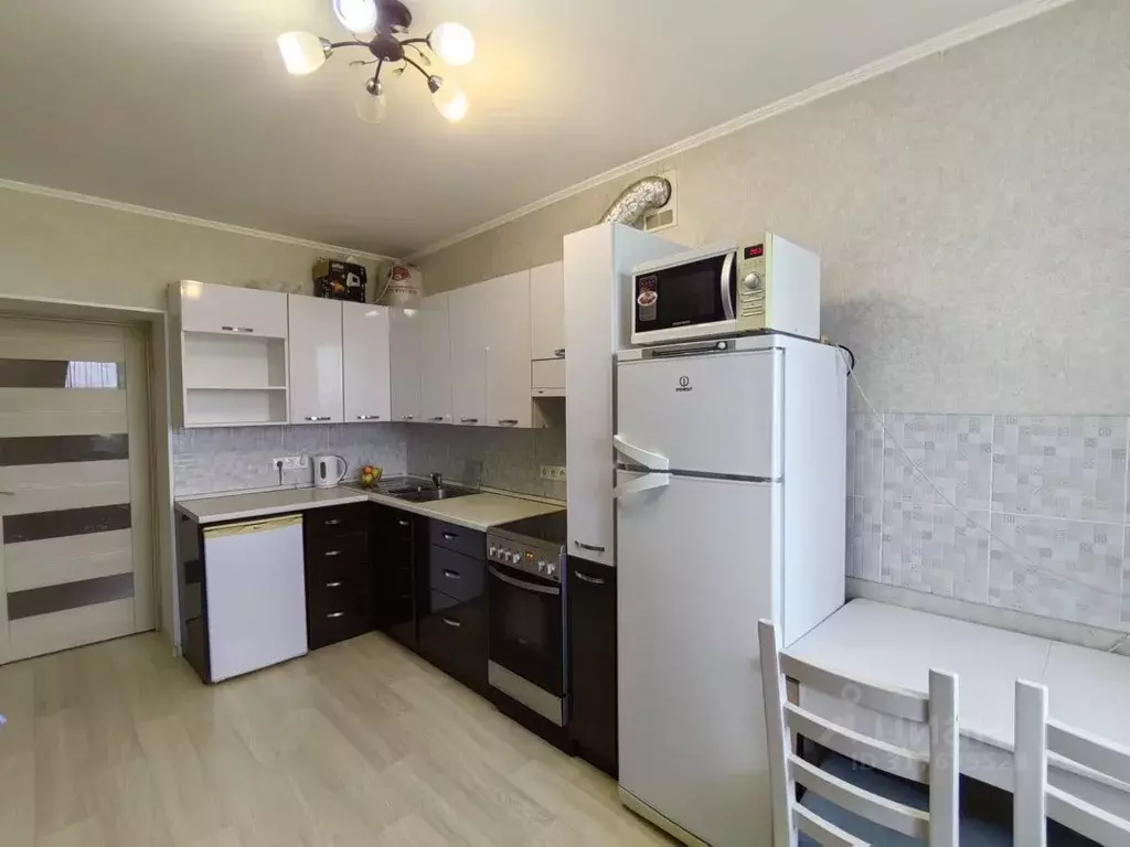 3-к кв. Омская область, Омск ул. Конева, 14 (70.0 м) - Фото 1