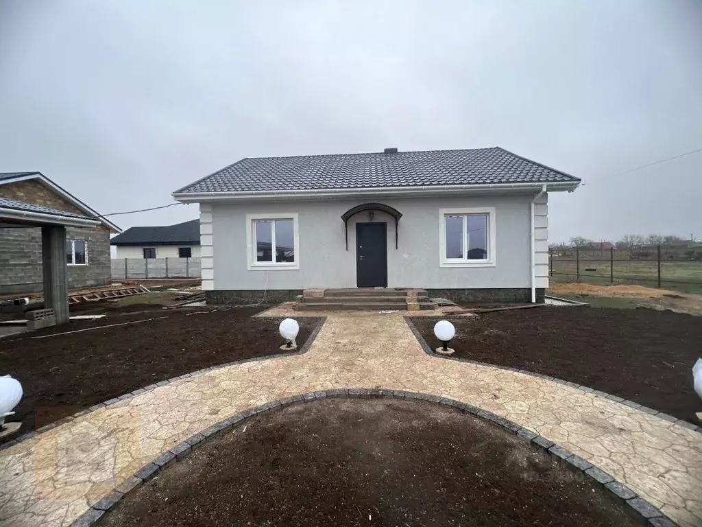 Дом в Крым, Сакский район, Суворовское с/пос, с. Великое  (80 м) - Фото 1