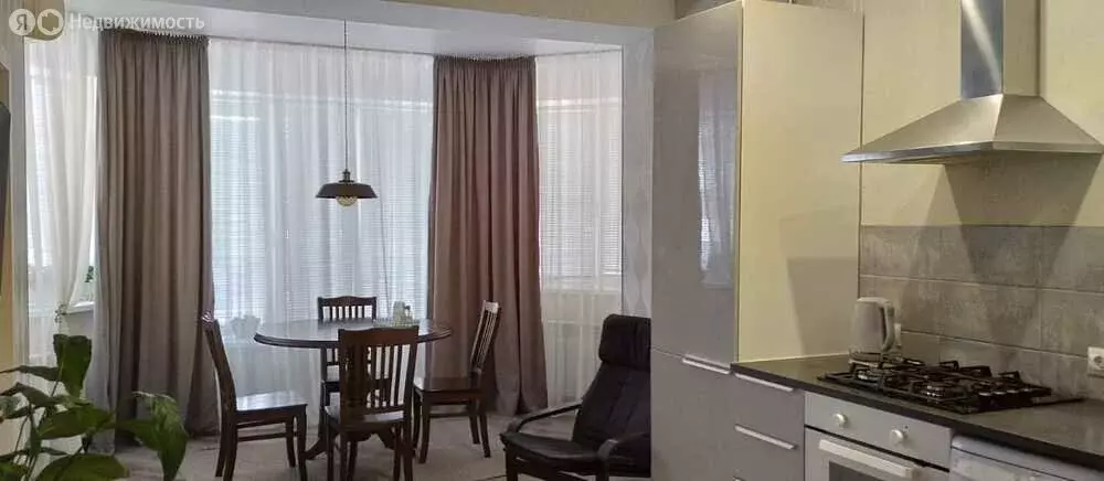 3-комнатная квартира: Анапа, улица Ленина, 211 (130 м) - Фото 1