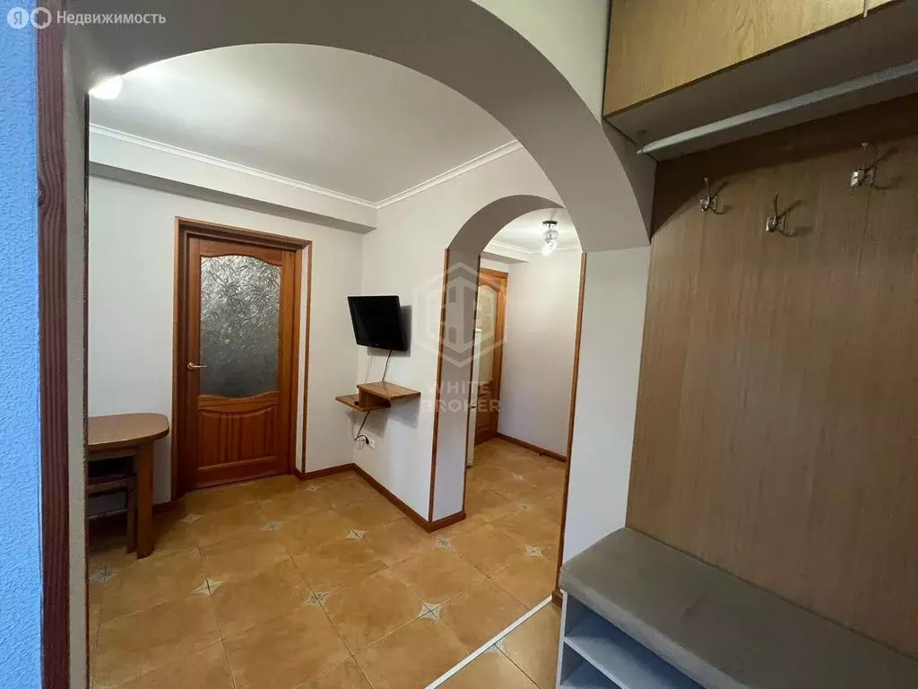 3-комнатная квартира: Ялта, улица Чехова, 19 (57.5 м) - Фото 1