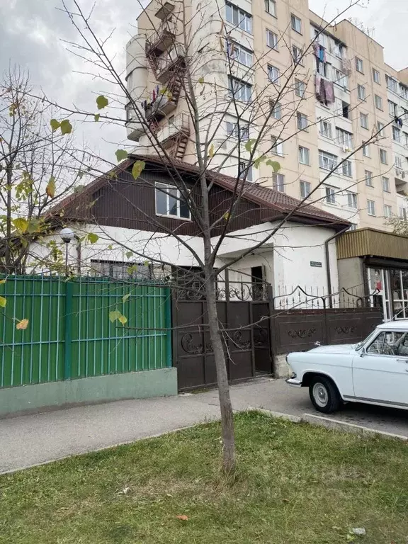 Дом в Кабардино-Балкария, Нальчик ул. А.А. Кадырова, 33 (245 м) - Фото 1