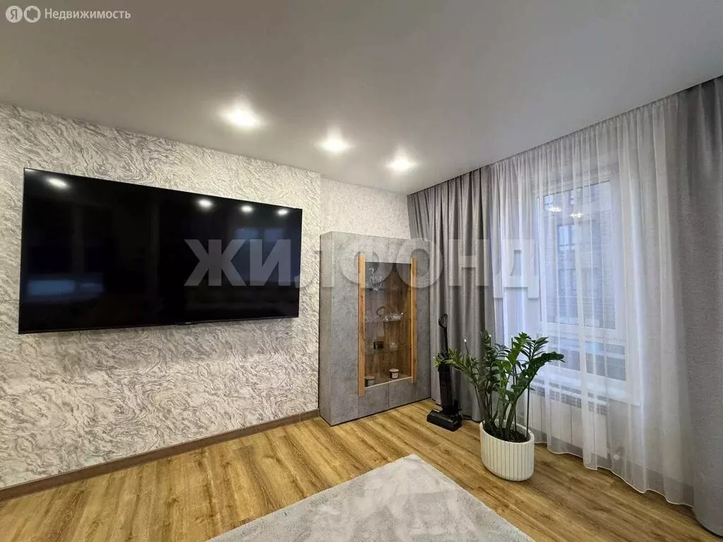 3-комнатная квартира: Абакан, улица Комарова, 7А (71 м) - Фото 2