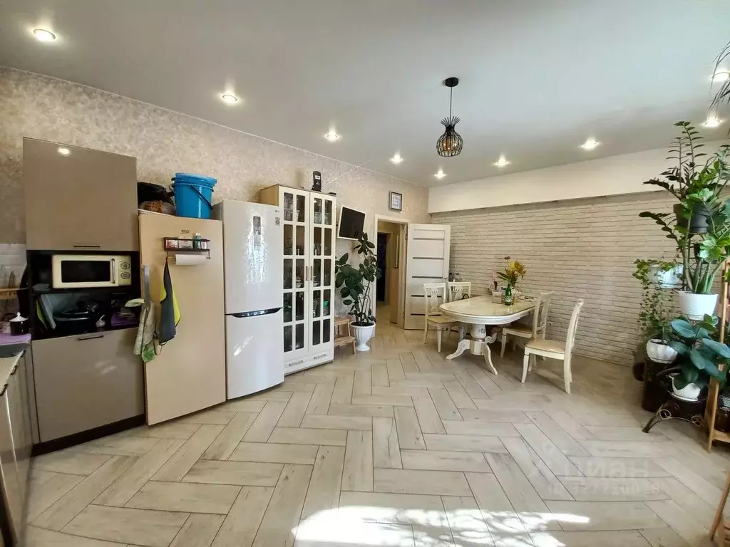 Дом в Саратовская область, Саратов ул. Рассветная (100 м) - Фото 1