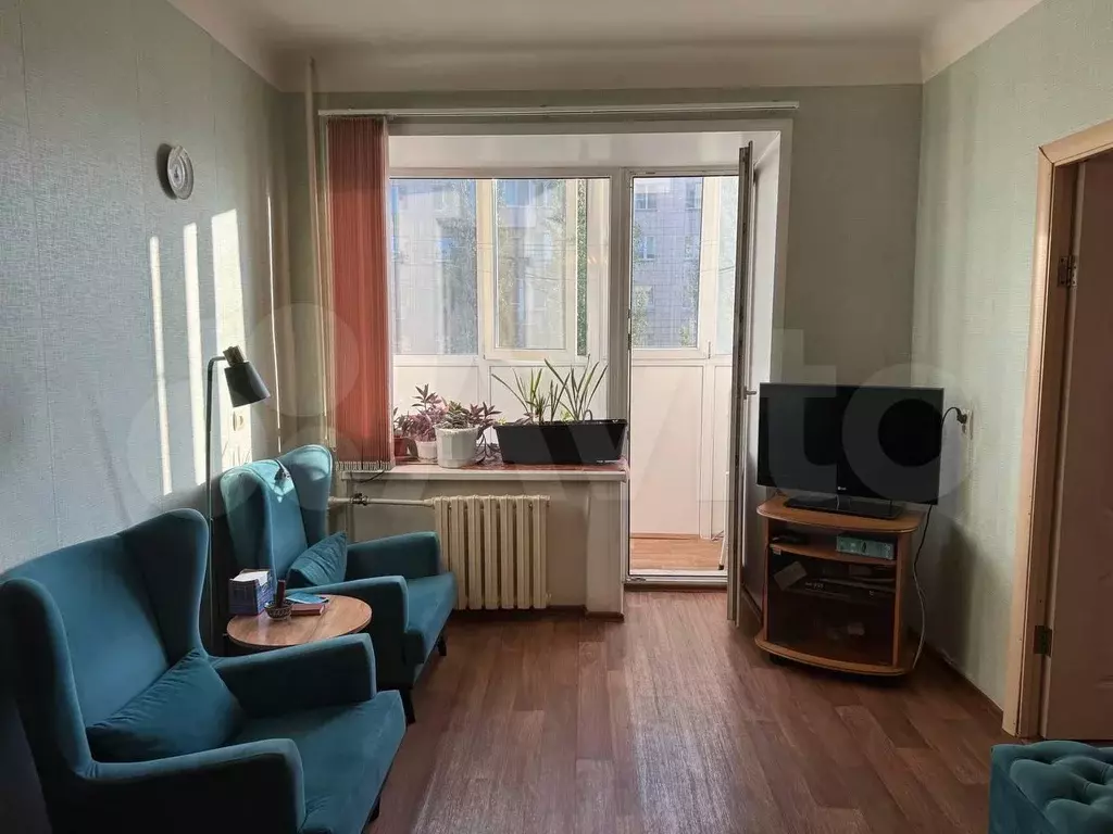 3-к. квартира, 57 м, 4/6 эт. - Фото 0