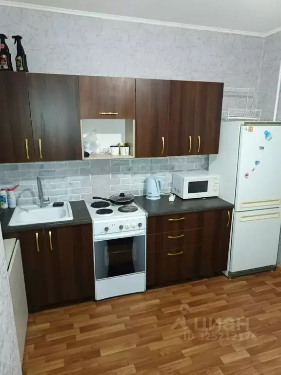 1-к кв. Курская область, Курск просп. Вячеслава Клыкова, 64 (40.0 м) - Фото 1