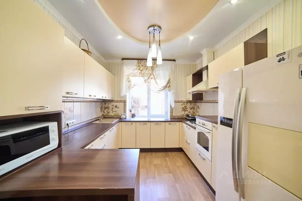 Дом в Башкортостан, Стерлитамак Солнечный мкр, ул. Заки Валиди (176 м) - Фото 1