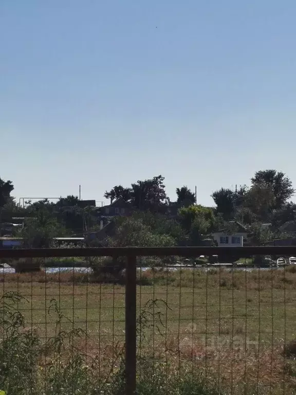 Дом в Астраханская область, Икрянинский район, с. Оранжереи ул. ... - Фото 1