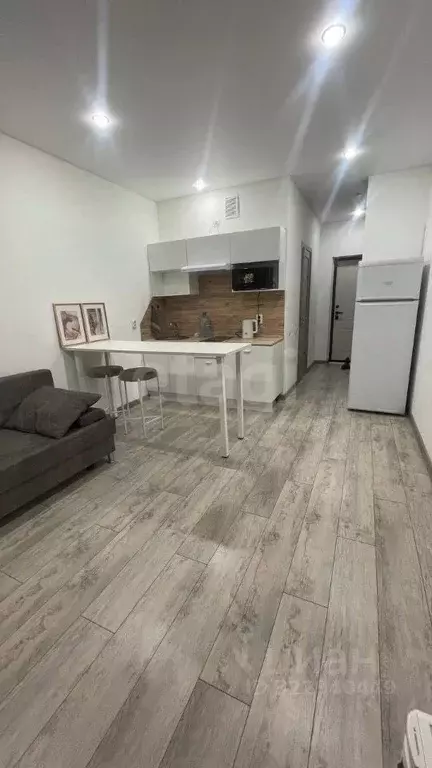 Студия Тюменская область, Тюмень ул. Павла Никольского, 10к1блок2 ... - Фото 1