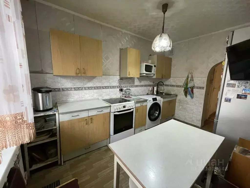 4-к кв. Свердловская область, Екатеринбург ул. Родонитовая, 6 (79.1 м) - Фото 1