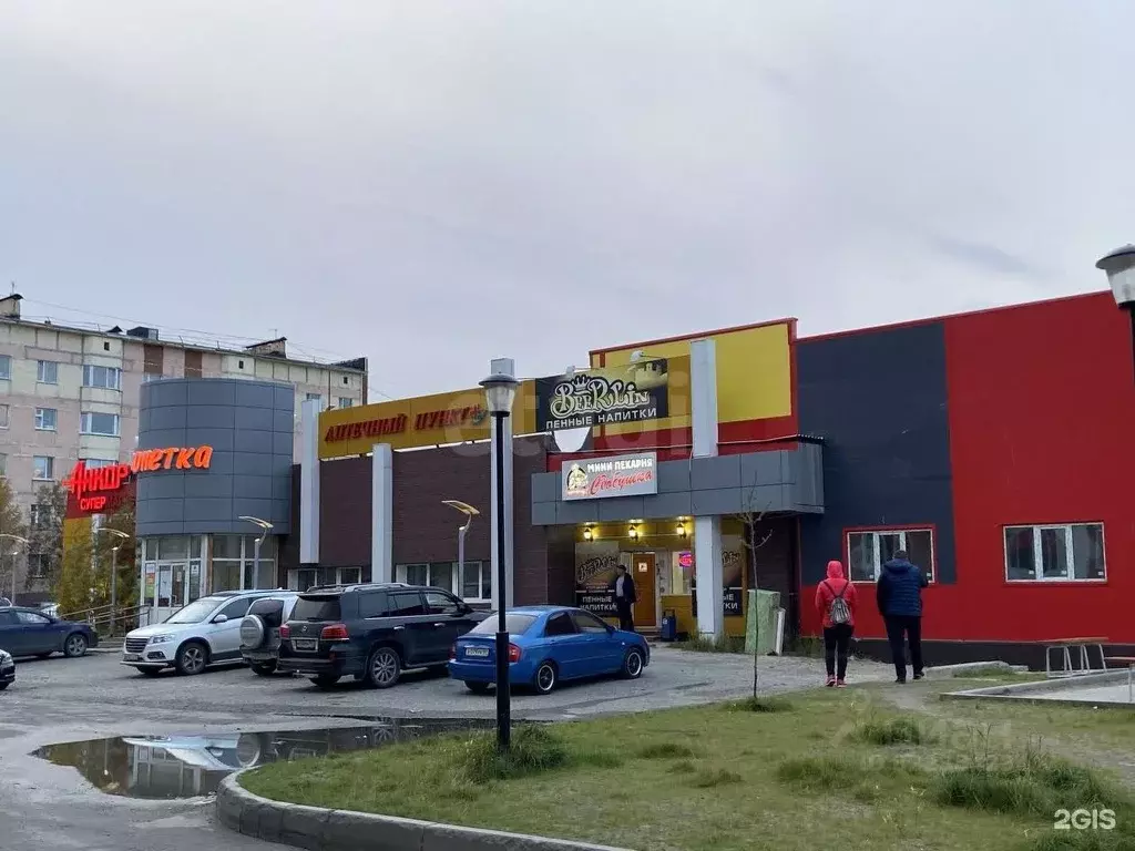 Торговая площадь в Ямало-Ненецкий АО, Новый Уренгой Строителей мкр, ... - Фото 1