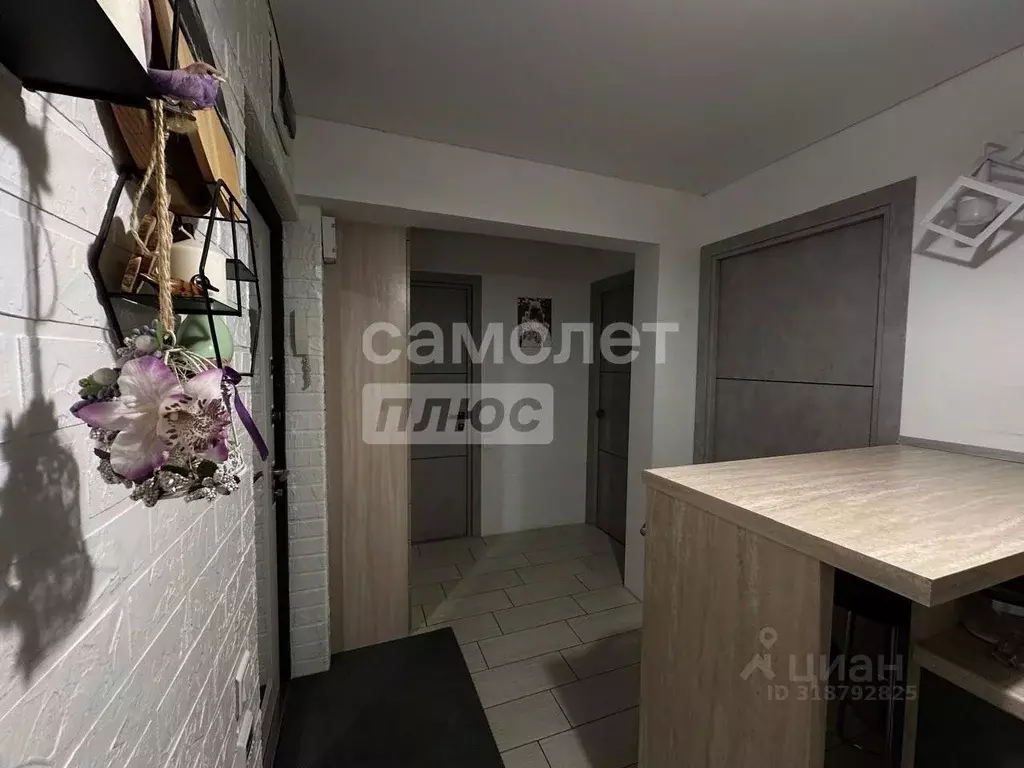 3-к кв. Омская область, Омск ул. Химиков, 18/2 (45.1 м) - Фото 1