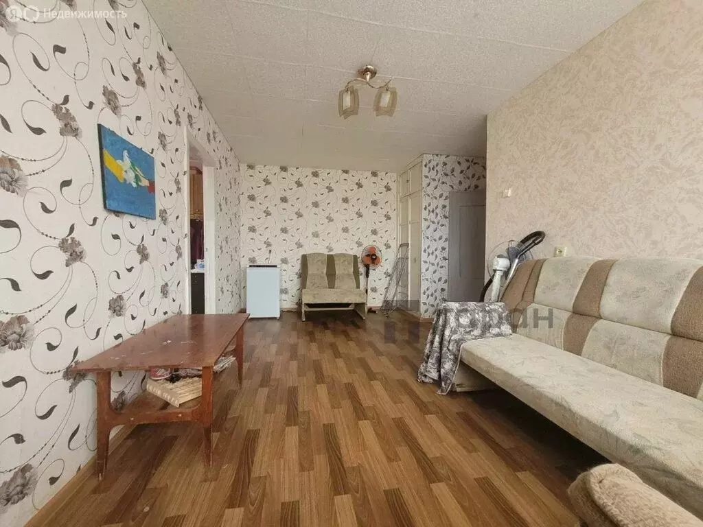 4-комнатная квартира: Чебаркуль, улица Карпенко, 10 (62.1 м) - Фото 1
