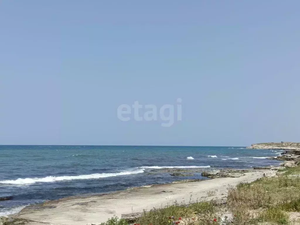 Участок в Крым, Черноморское пгт ул. Ореховая, 37 (4.5 сот.) - Фото 0