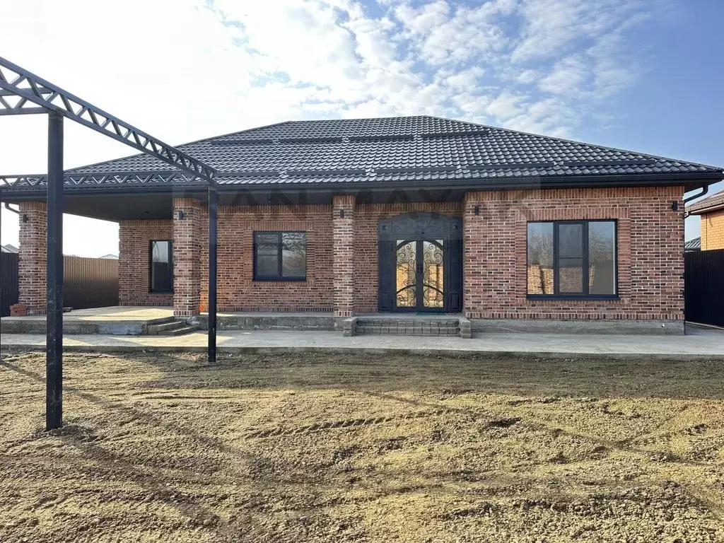 Дом в Адыгея, Майкоп городской округ, пос. Западный ул. Чамокова (167 ... - Фото 1