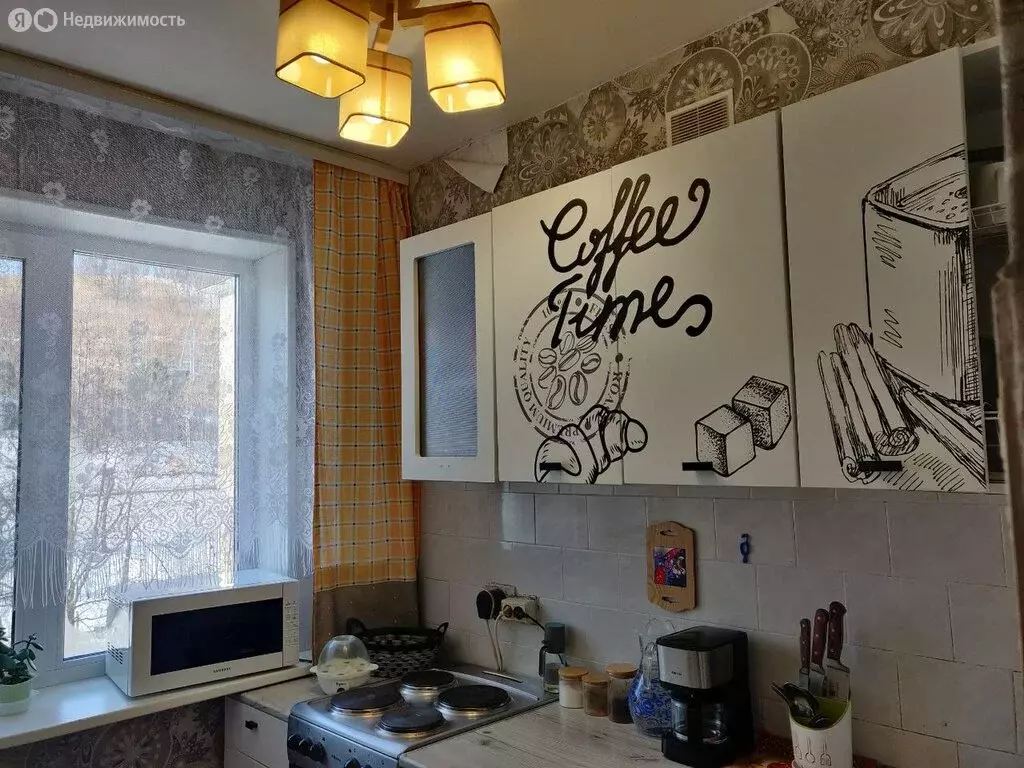 3-комнатная квартира: Артём, улица Ворошилова, 30 (61.6 м) - Фото 1