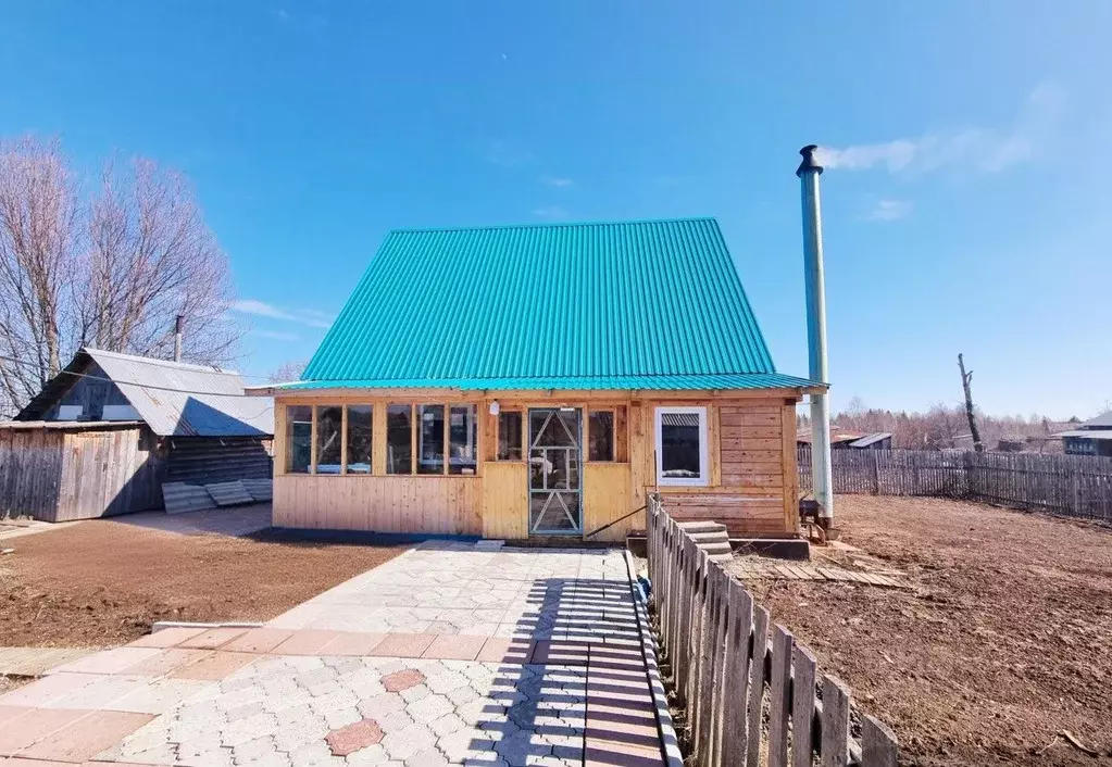 Дом в Пермский край, Александровск Яйва пгт, ул. Чкалова, 6 (103 м) - Фото 0
