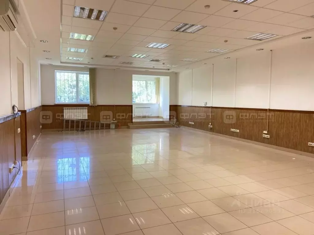Помещение свободного назначения в Татарстан, Казань ул. Сулеймановой, ... - Фото 1