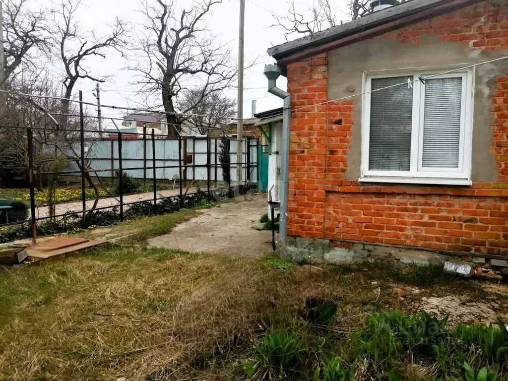 Дом в Краснодарский край, Ейск  (100 м) - Фото 1