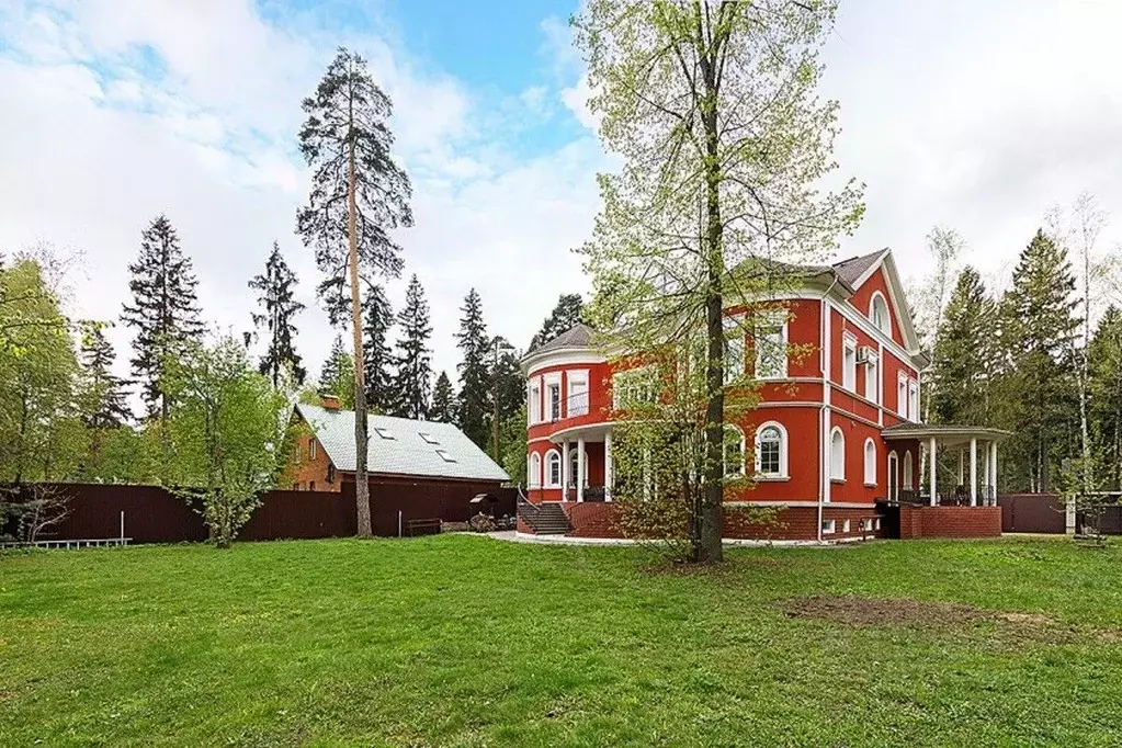 Дом в Московская область, Мытищи ул. Некрасова, 38 (1000 м) - Фото 1