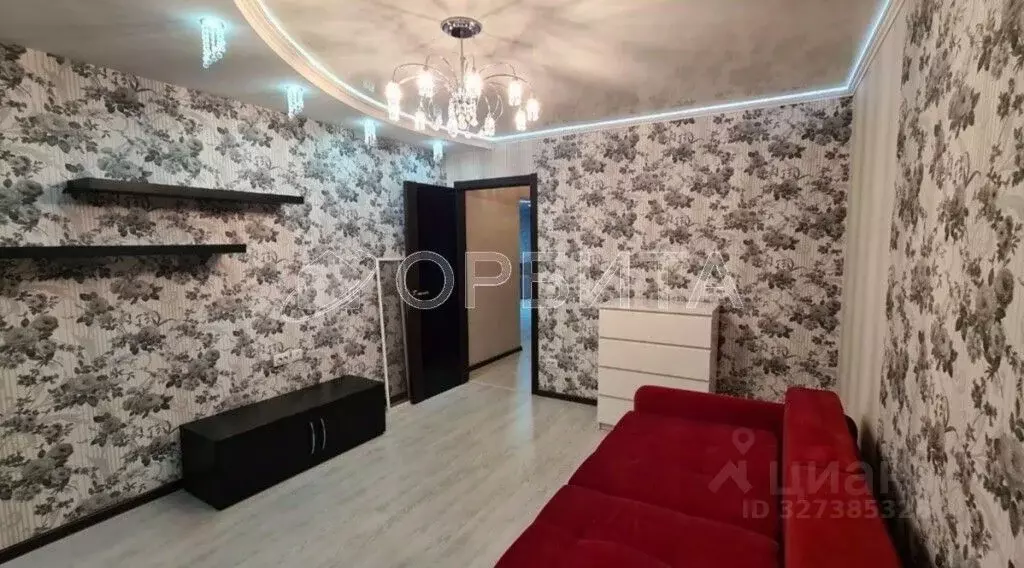 3-к кв. Тюменская область, Тюмень ул. 50 лет Октября, 80 (95.0 м) - Фото 1