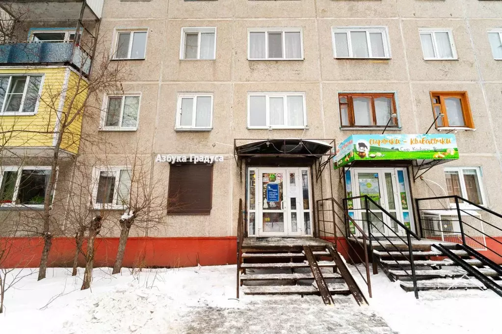 Торговая площадь в Омская область, Омск ул. 50 лет ВЛКСМ, 2 (64 м) - Фото 1