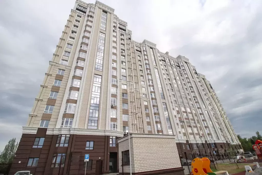 3-к кв. Алтайский край, Барнаул ул. Аванесова, 44 (90.2 м) - Фото 0