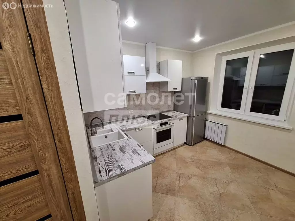 2-комнатная квартира: Миасс, улица Уральских Добровольцев, 1А (61 м) - Фото 1