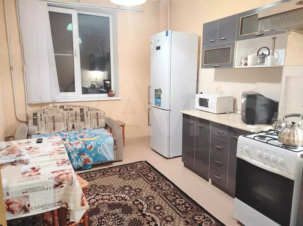 1-к. квартира, 42 м, 8/10 эт. - Фото 0